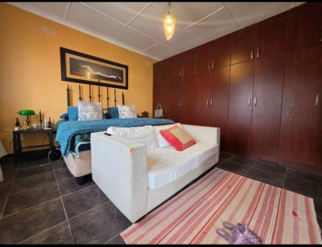 4 BEDROOM HOUSE FOR SALE IN FLORENTIA